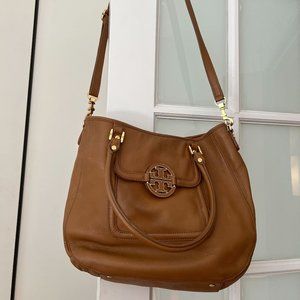 Tory Burch Amanda Hobo Crossbody Bag